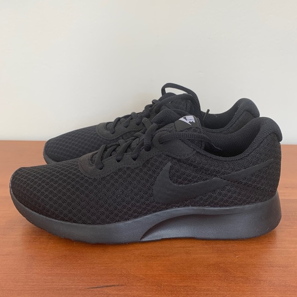 Nike Sneakers - Picture 4 of 7